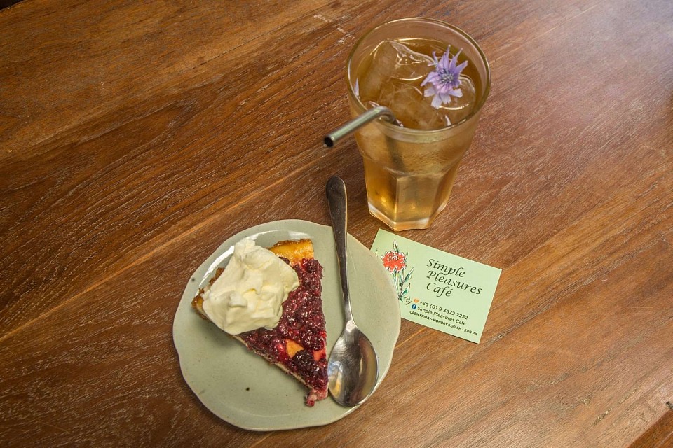 Drink with cake
